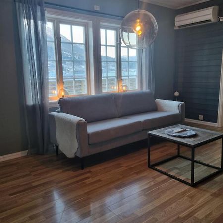 Stor Leilighet Med 4 Senger Sentralt I Forde Extérieur photo