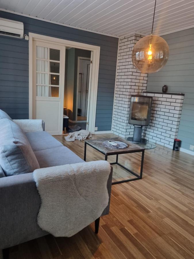 Stor Leilighet Med 4 Senger Sentralt I Forde Extérieur photo